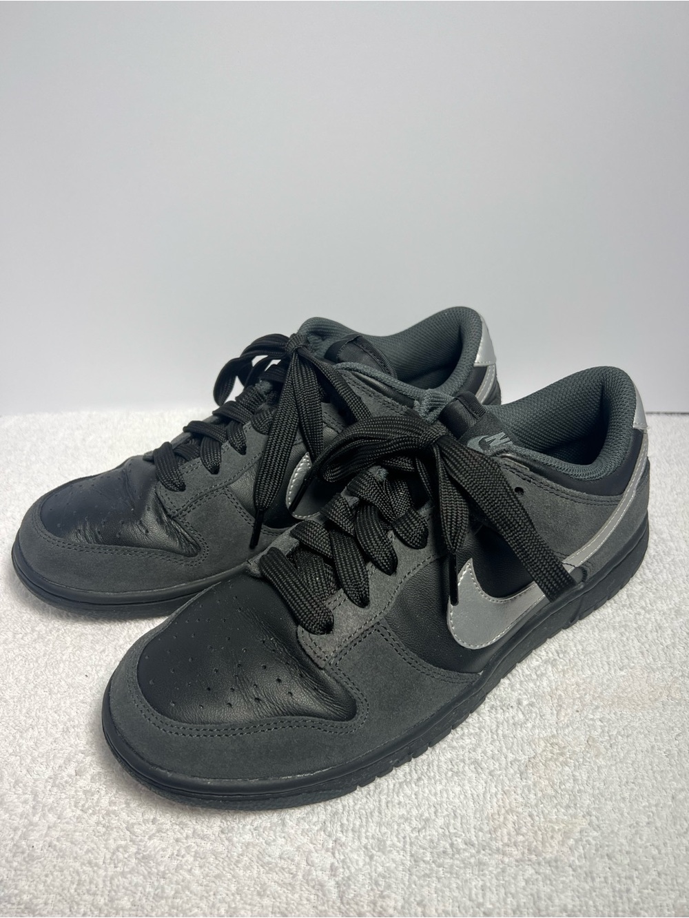Nike Dunk 117636-001 Black/Gray/Silver Leather/Suede Low Top Lace Up Top Sneaker